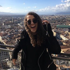 Meet your Posher, Rachel